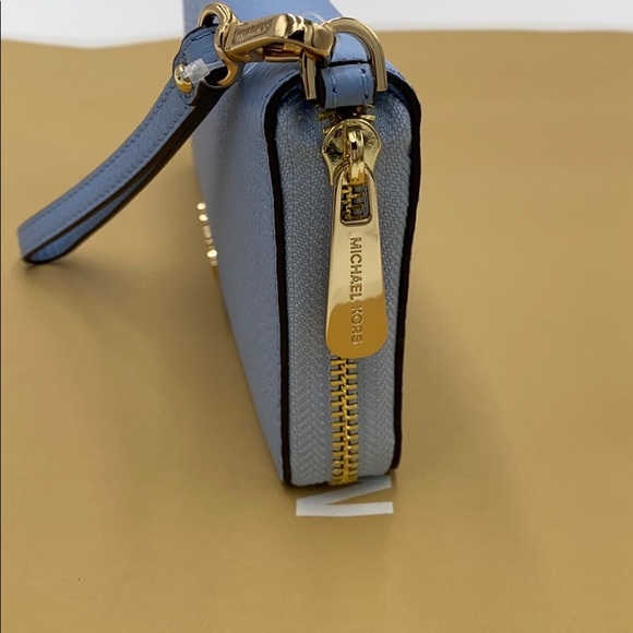 MICHAEL KORS LARGE CONTINENTAL WALLET LIGHT SKY - Picture 16 of 16